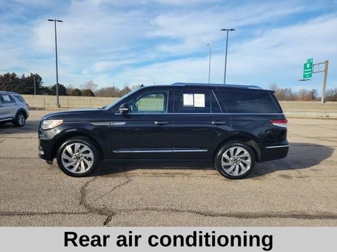 Used 2024 Lincoln Navigator Premiere image 3