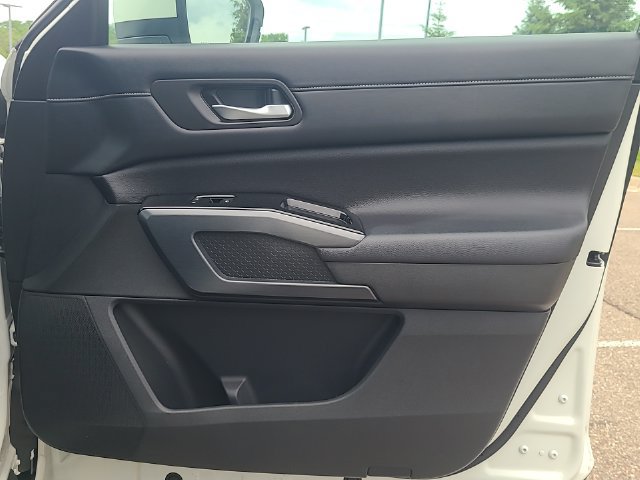 Used 2024 Nissan Pathfinder SL AWD/4WD image 27