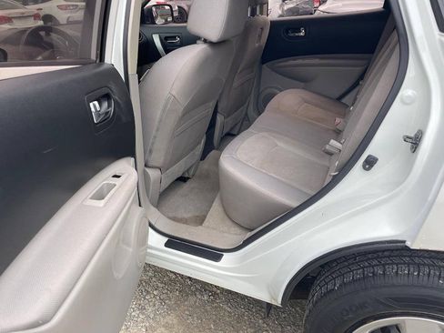Used 2014 Nissan Rogue S w/ Convenience Package AWD/4WD image 11
