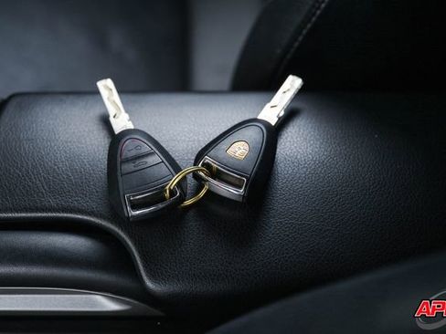 Used 2011 Porsche Cayman image 66