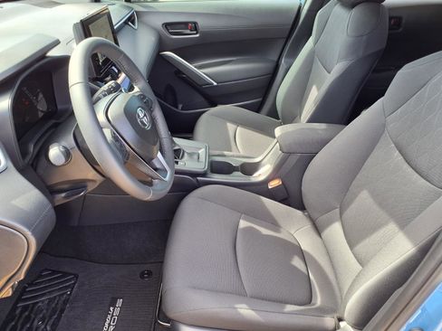 Used 2026 Toyota Corolla Cross LE image 12