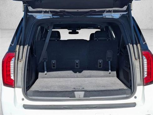 Used 2021 GMC Yukon XL SLT image 6