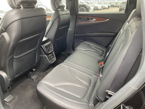 Used 2019 Lincoln Nautilus Reserve image 16