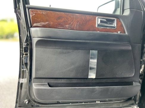 Used 2017 Lincoln Navigator L Select image 13