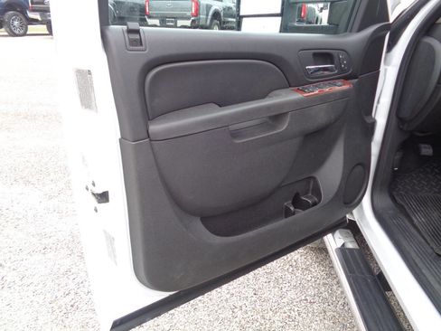 Used 2011 Chevrolet Silverado 3500 LTZ w/ Snow Plow Prep Package image 27