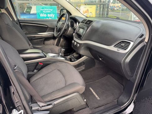 Used 2015 Dodge Journey SXT w/ Flexible Seating Group image 16