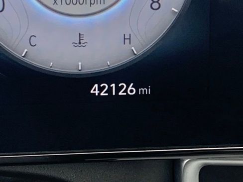 Certified 2024 Hyundai Elantra Limited image 23