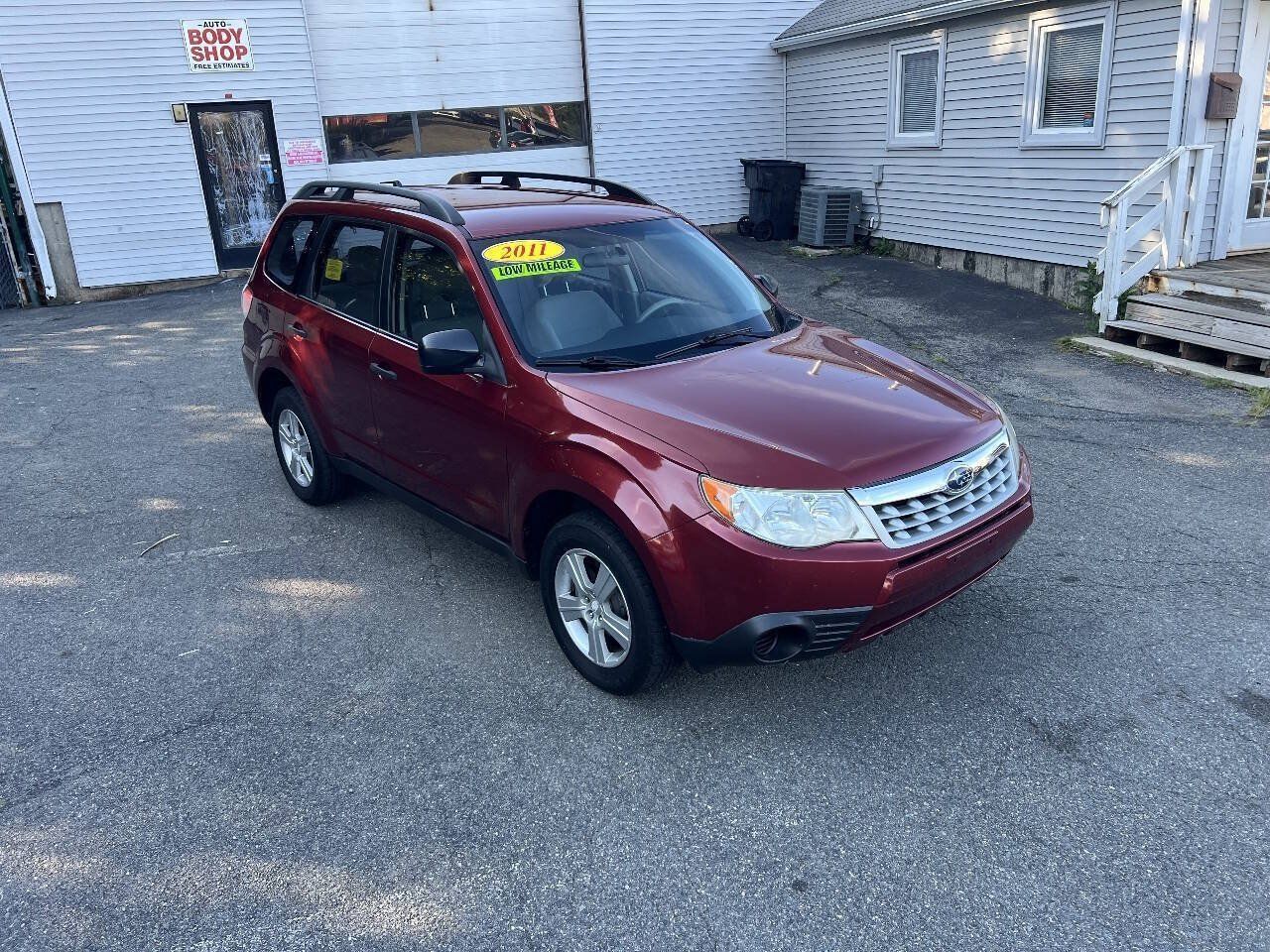 Used 2011 Subaru Forester 2.5X w/ Alloy Wheel Value Pkg AWD/4WD image 2
