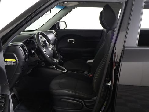 Used 2014 Kia Soul FWD image 19