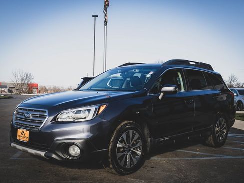 Used 2017 Subaru Outback 3.6R Limited image 21