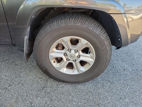 Used 2017 Toyota 4Runner SR5 image 9