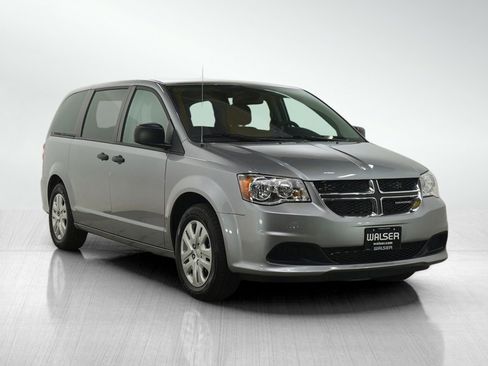 Used 2019 Dodge Grand Caravan SE w/ UConnect Hands-Free Group image 7