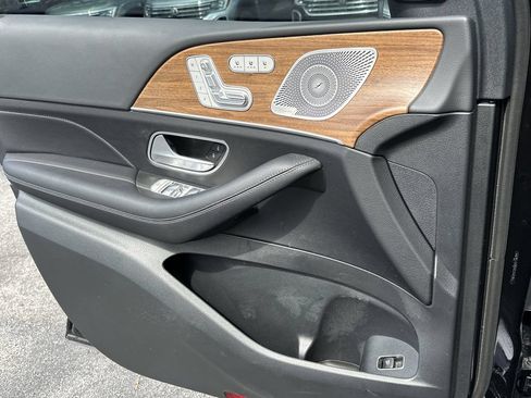Used 2025 Mercedes-Benz GLE 450 4MATIC image 25