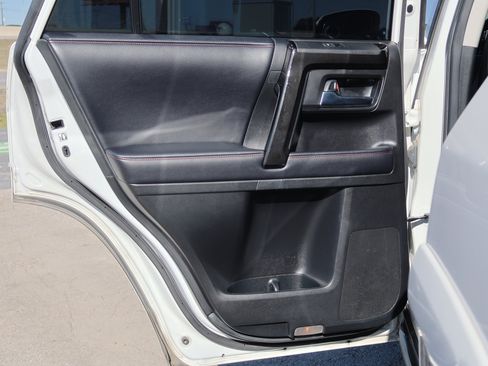 Used 2019 Toyota 4Runner TRD Off-Road Premium image 26