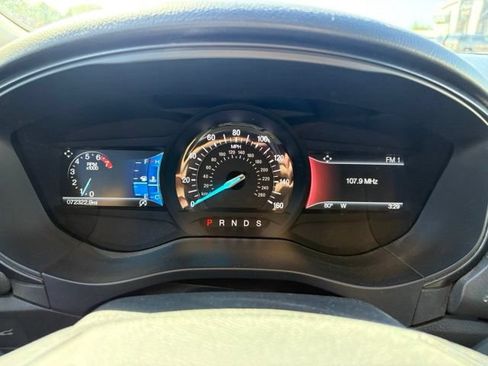 Used 2018 Ford Fusion SE w/ Equipment Group 201A FWD image 12