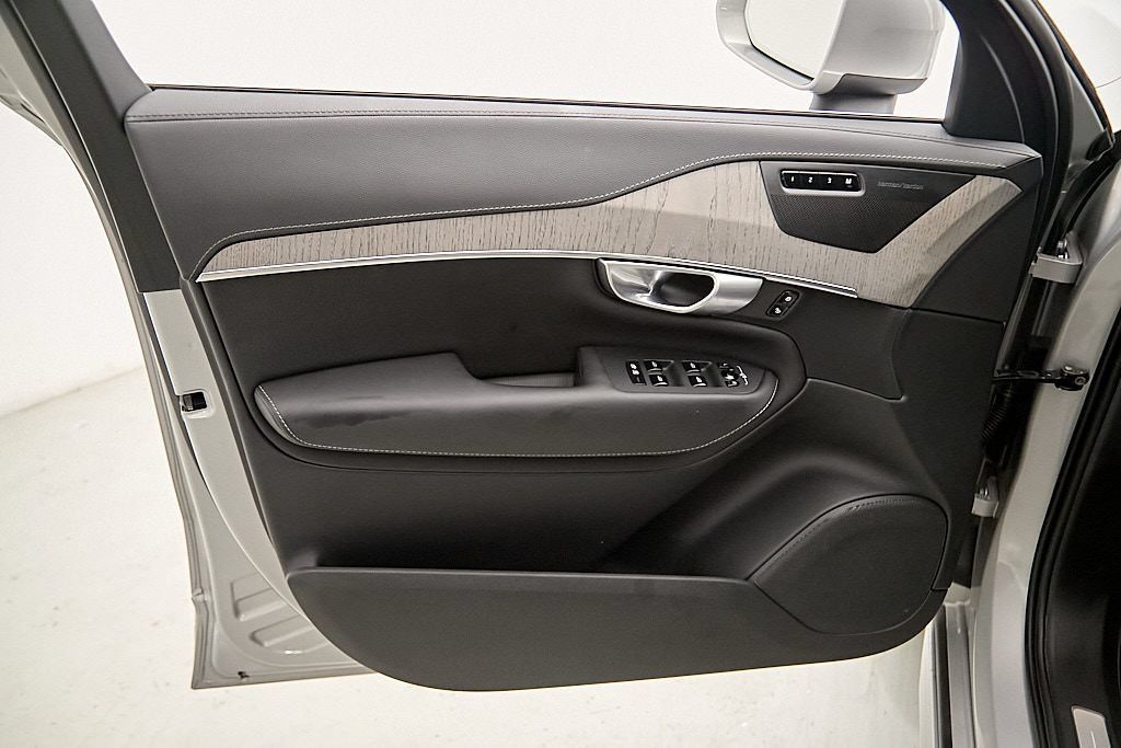 Certified 2024 Volvo XC90 T8 Ultimate w/ Protection Package Premier AWD/4WD image 11