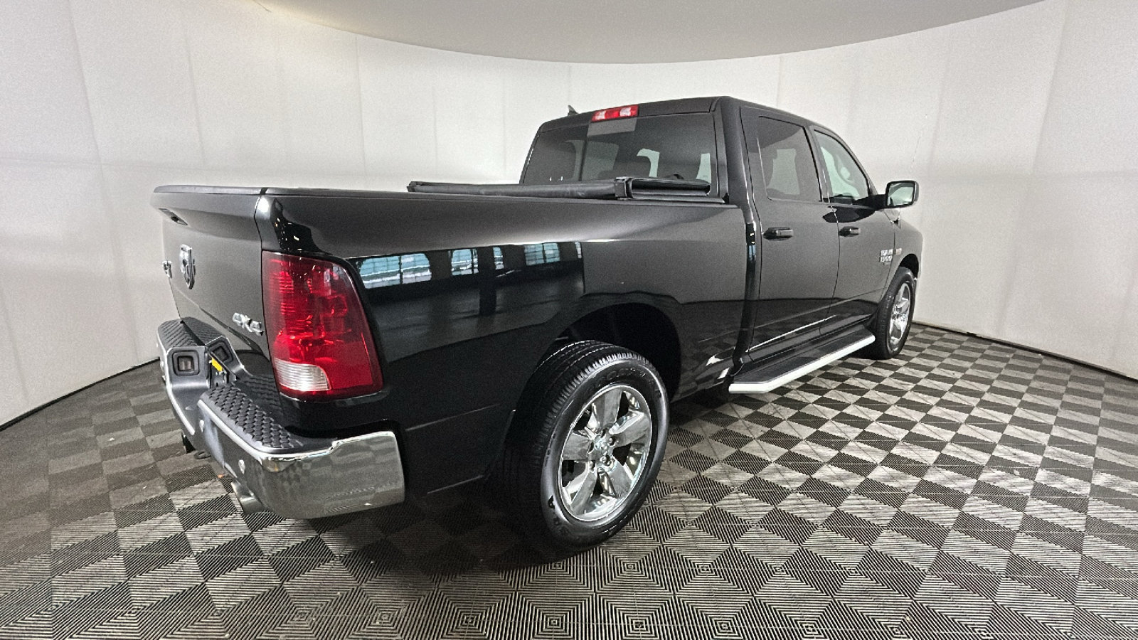 Used 2019 RAM 1500 Big Horn AWD/4WD image 3