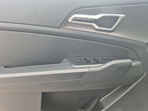 New 2026 Kia Sportage LX image 6