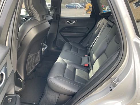 Used 2025 Volvo XC60 B5 Plus image 20