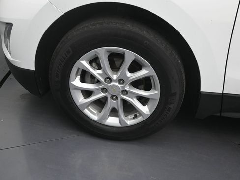 Used 2020 Chevrolet Equinox LS FWD image 9