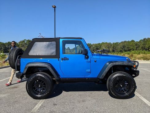 Used 2015 Jeep Wrangler Sport image 16