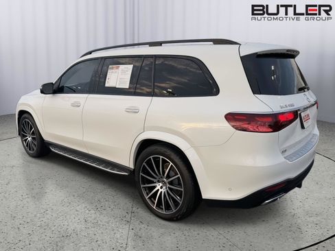 Used 2025 Mercedes-Benz GLS 450 4MATIC image 4