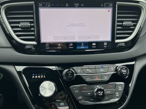 New 2026 Chrysler Voyager LX FWD image 24