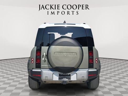 Used 2025 Land Rover Defender 110 S image 6