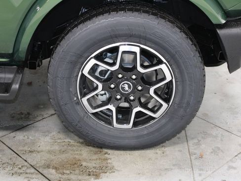 New 2025 Ford Bronco Outer Banks image 13
