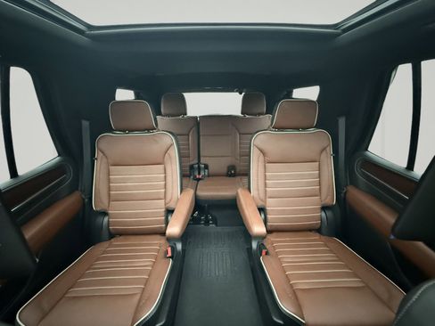 Used 2023 GMC Yukon Denali Ultimate image 37