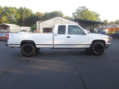 Used 1998 Chevrolet Silverado 2500 2WD Extended Cab w/ Preferred Equipment Group 2 image 5