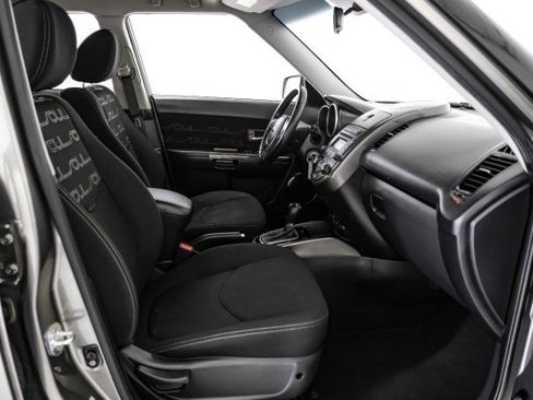 Used 2013 Kia Soul + image 29
