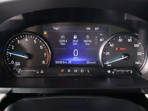 Used 2024 Ford Explorer XLT w/ Equipment Group 202A AWD/4WD image 4