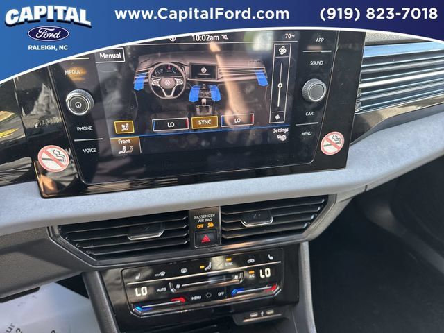 Used 2025 Volkswagen Jetta SE FWD image 27