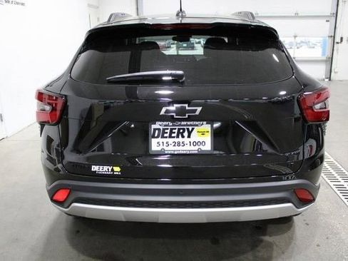 New 2026 Chevrolet Trax LT w/ Sunroof Package image 20