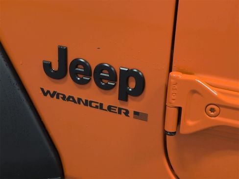 Used 2025 Jeep Wrangler Sport S image 12