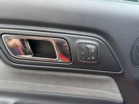 Used 2019 Ford Mustang Shelby GT350 w/ Technology Package image 18