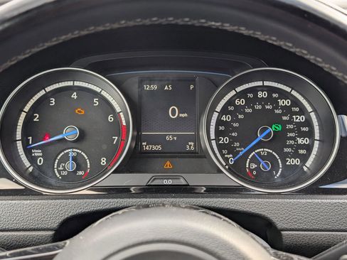 Used 2016 Volkswagen Golf 4-Door image 15