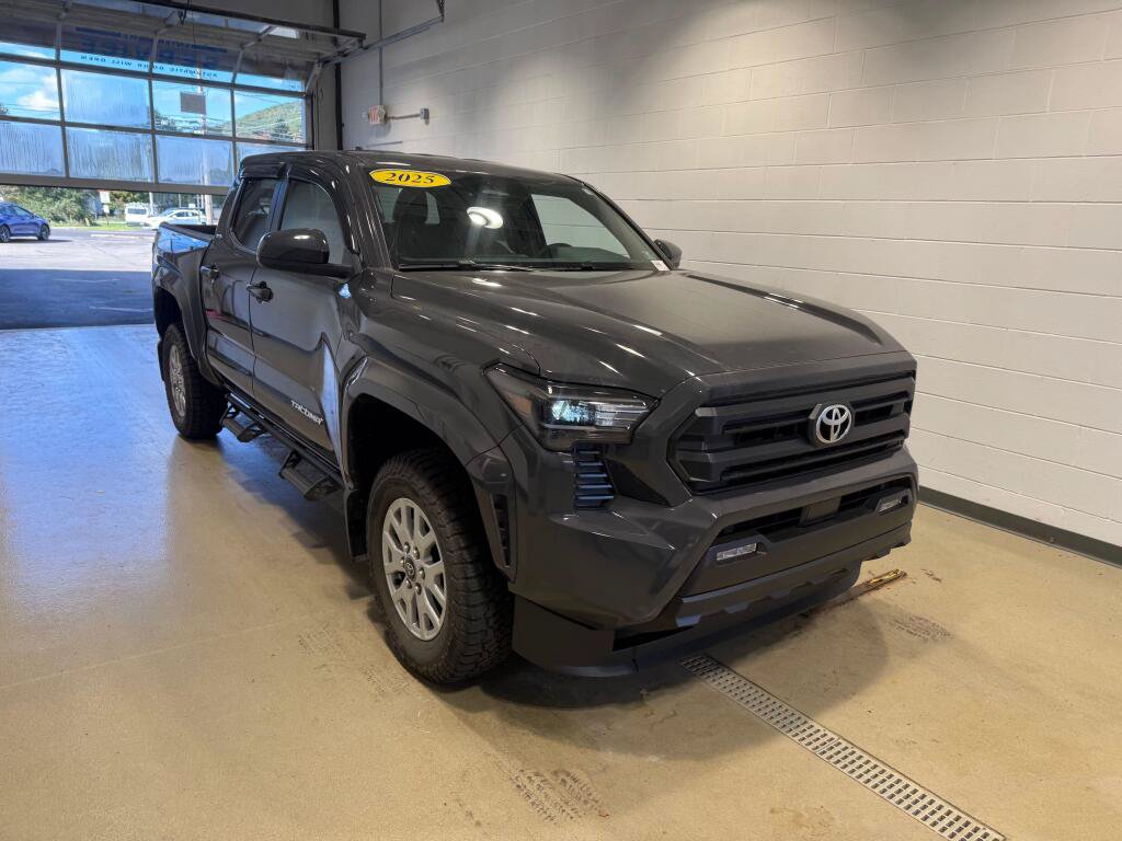 Certified 2025 Toyota Tacoma SR5 AWD/4WD image 8