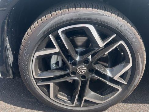 Used 2026 Volkswagen Tiguan SEL R-Line image 16