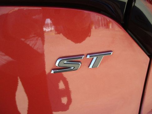 Used 2024 Buick Encore GX Sport Touring w/ Comfort Package image 6