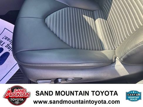 Used 2025 Toyota Highlander XSE AWD/4WD image 16