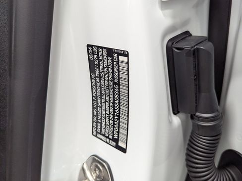 Used 2025 Porsche Taycan image 42