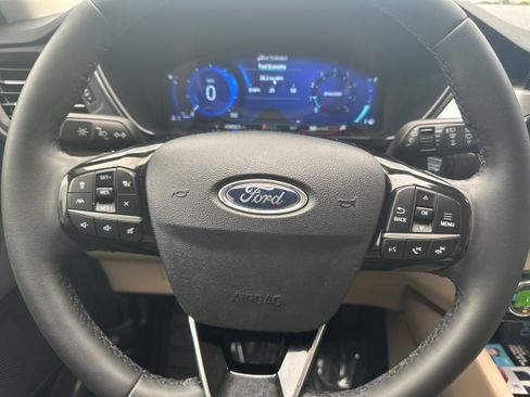 Used 2022 Ford Escape Titanium AWD/4WD image 21