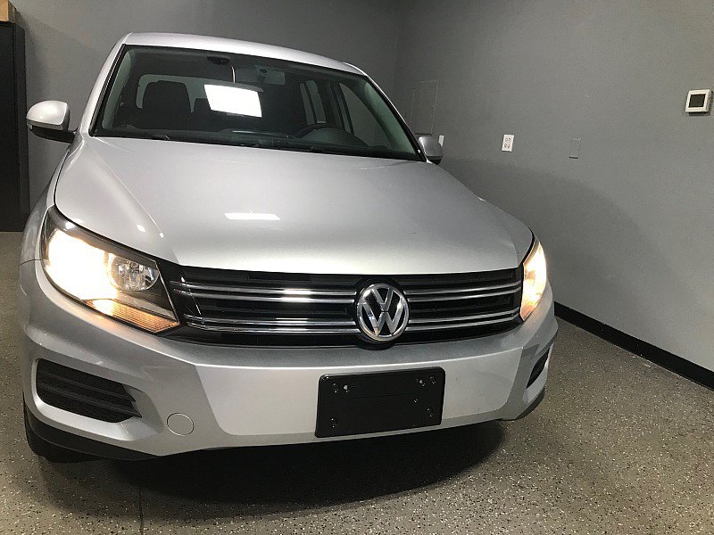 Used 2017 Volkswagen Tiguan Limited w/ Alloy Wheels Package AWD/4WD image 8