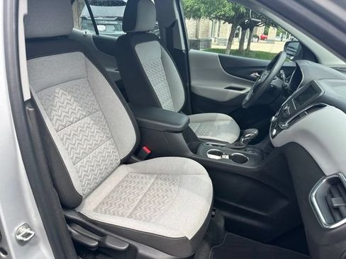 Used 2022 Chevrolet Equinox LS FWD image 27