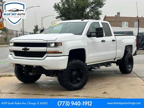 Used 2017 Chevrolet Silverado 1500 Custom w/ Custom Convenience Package AWD/4WD image 1