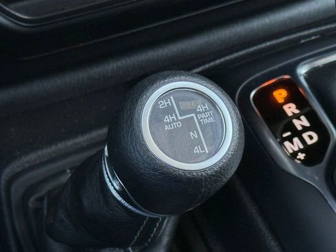 Used 2024 Jeep Wrangler Unlimited Sahara AWD/4WD image 17