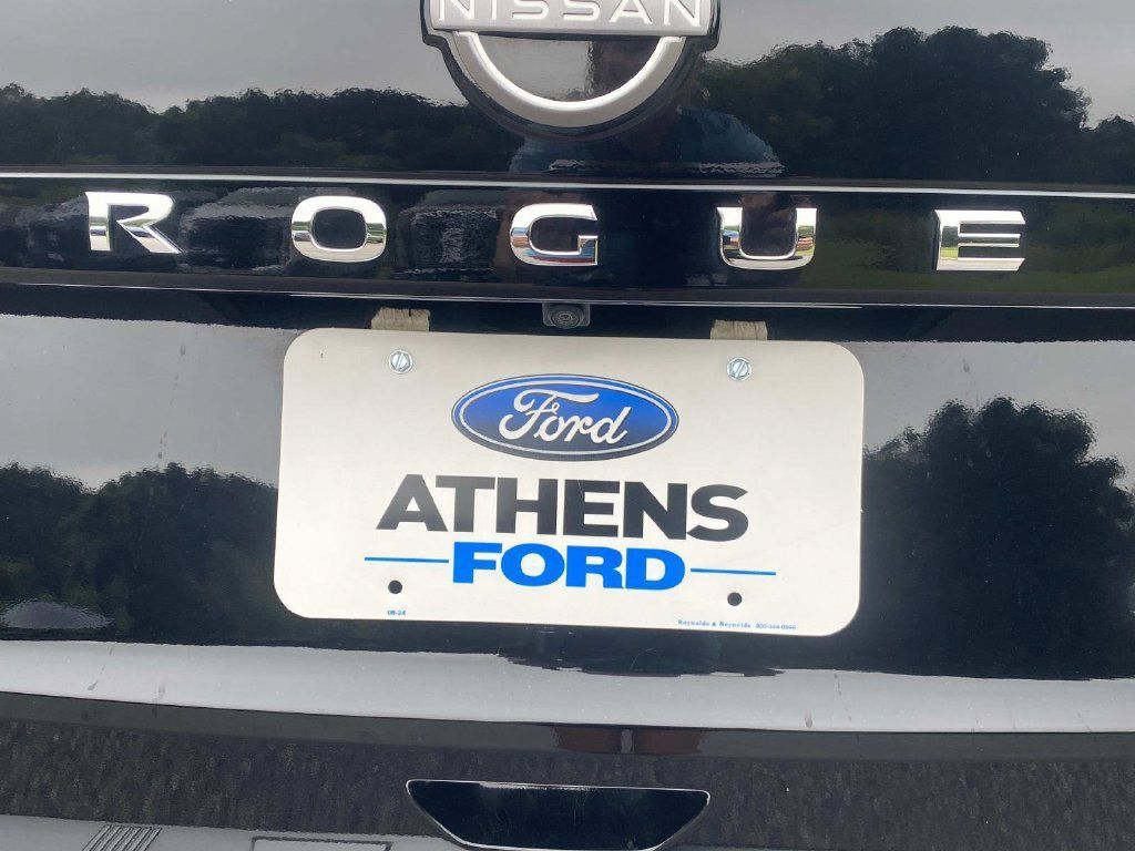 Used 2023 Nissan Rogue SV AWD/4WD image 5