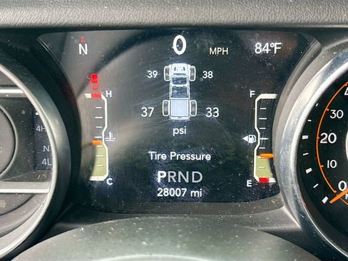 Used 2021 Jeep Gladiator Overland AWD/4WD image 13